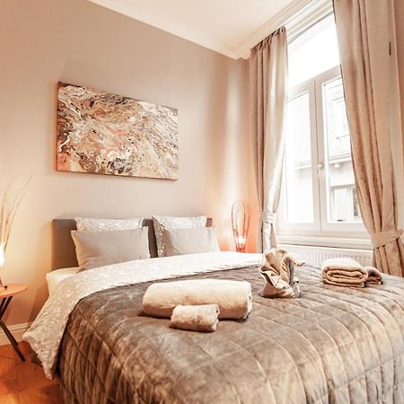 Luxury Suites Palace By Rikas Hotels アントウェルペン エクステリア 写真