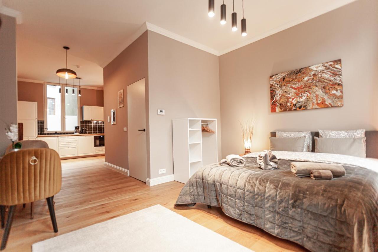 Luxury Suites Palace By Rikas Hotels アントウェルペン エクステリア 写真