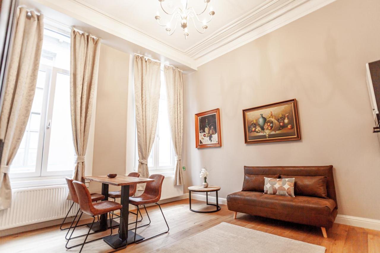 Luxury Suites Palace By Rikas Hotels アントウェルペン エクステリア 写真
