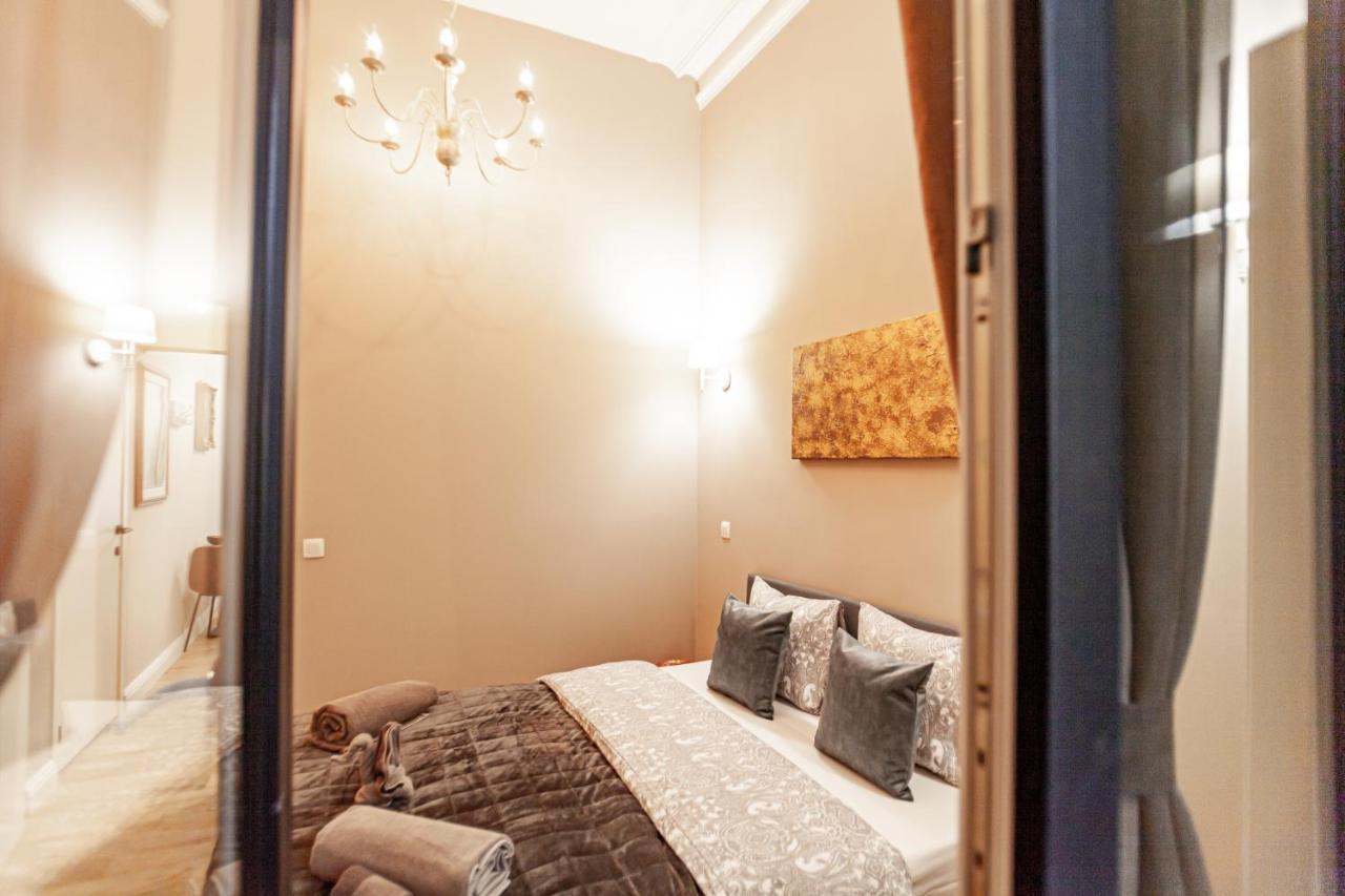Luxury Suites Palace By Rikas Hotels アントウェルペン エクステリア 写真